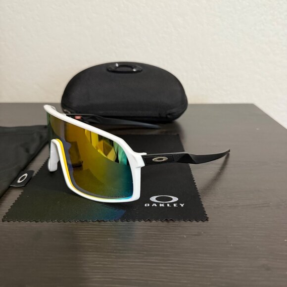 OO9406  Oakley SUTRO White Matte Frame - Picture 3 of 5